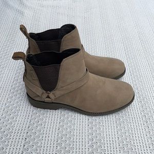 Teva Chelsea boot